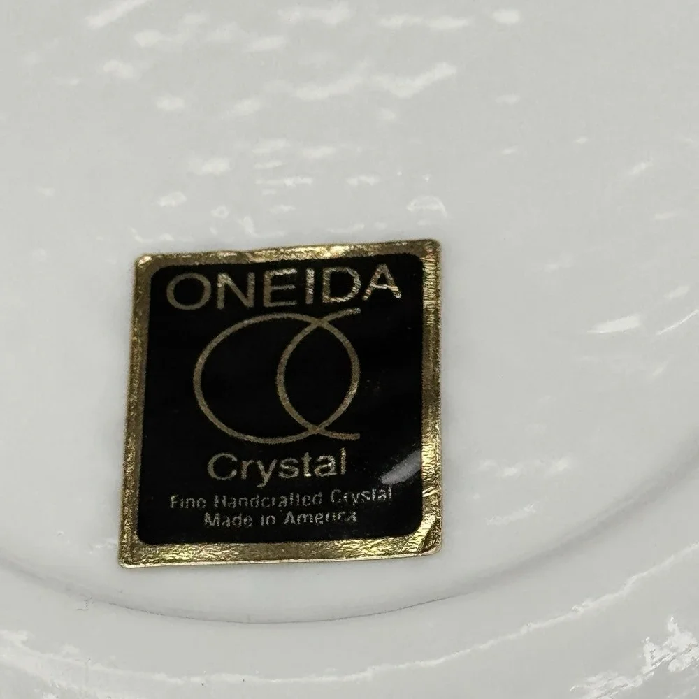 Oneida Crystal White Covered Trinket Box Round Floral Embossed Vanity Dish
